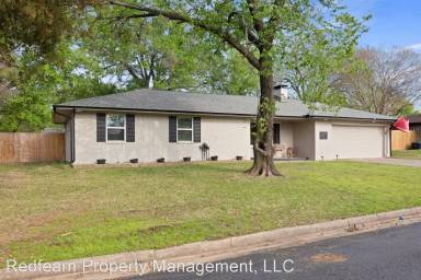 Main picture of 211 Red Bird Ln
