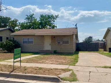 Main picture of 109 N Uvalde Ave