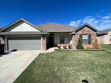 Main picture of 1909 Sara Vista Dr
