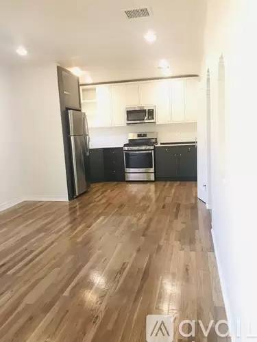 Main picture of 2707 N Kansas St