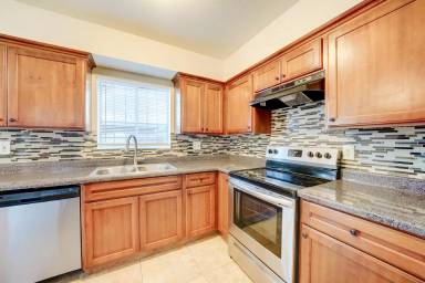 Main picture of 3605 W Bethany Home Rd