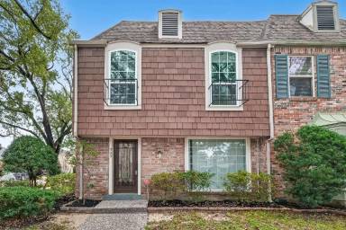 Main picture of 500 N Post Oak Ln