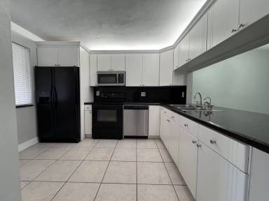 Main picture of 193 Lakeview Dr