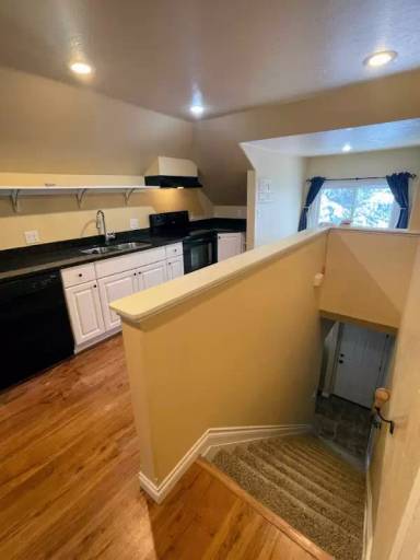 Main picture of 1011 5th Ave
