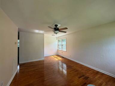 Main picture of 808 W 32nd St