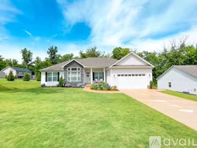 Main picture of 209 Larissa Ct