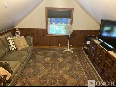 Main picture of 1001 Hannah Ave