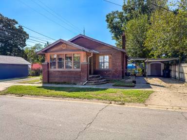 Main picture of 2612 N G St