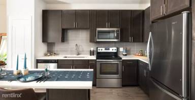 Main picture of 6416 N Lamar Blvd
