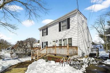 Main picture of 24 Steinhardt Ave