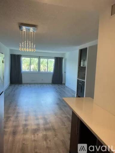 Main picture of 140 Lakeview Dr