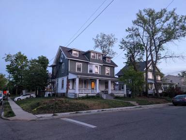 Main picture of 212 Penn St