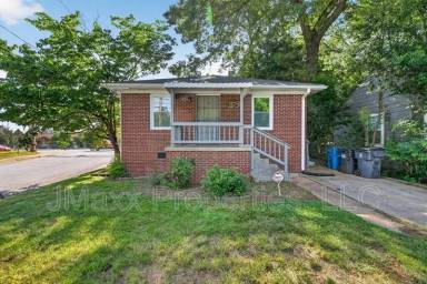 Main picture of 2036 McPherson Dr