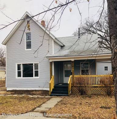 Main picture of 610 SE 3rd St