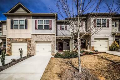 Main picture of 551 Oakside Pl