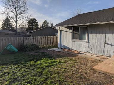 Main picture of 2420 SE 8th Ct