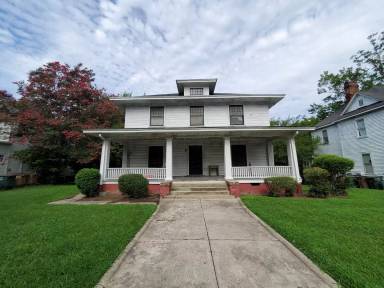 Main picture of 320 S Mendenhall St