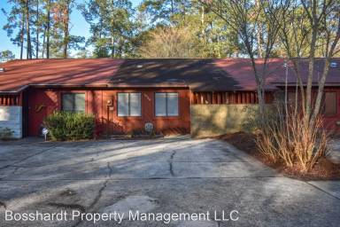 Main picture of 7028 SW 45th Ave