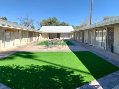 Main picture of 16 W Pasadena Ave