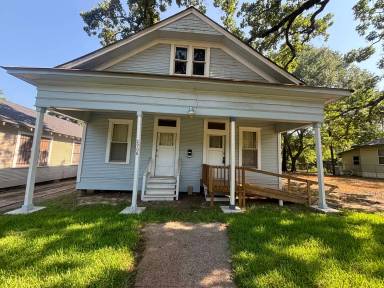 Main picture of 2908 Hardy St