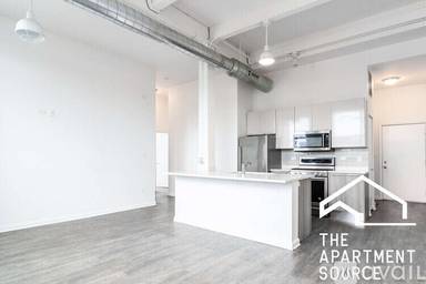 Main picture of 932 W Dakin St