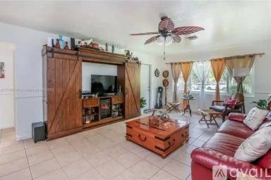 Main picture of 124 NW 6th Ave