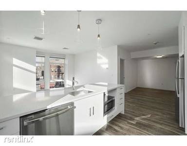 Main picture of 829 Beacon St Apartments