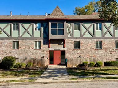 Main picture of 210 E 38th St