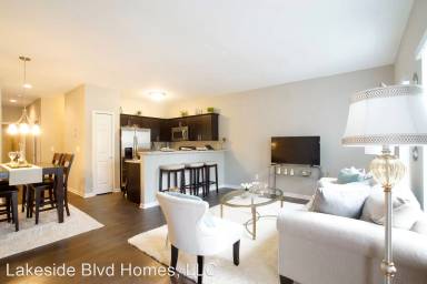 Main picture of Lakeside Blvd Homes