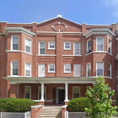 Main picture of 702 E 50th Pl