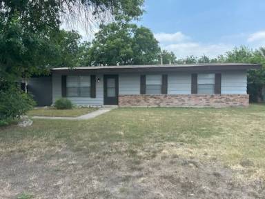 Main picture of 5123 Village Lawn