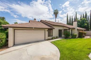 Main picture of 5050 Canyon Crest Dr