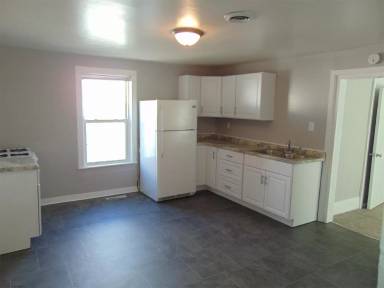 Main picture of 617 N Broadway