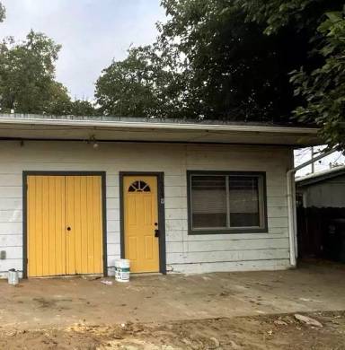 Main picture of 505 N Valencia Blvd