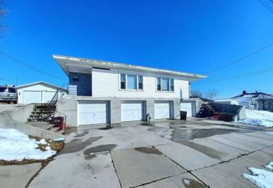 Main picture of 410 N Lake St