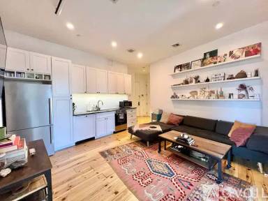 Main picture of 212 N 4 St