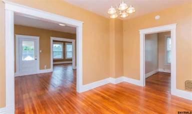 Main picture of 21 Stewart St