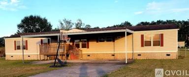 Main picture of 1040 Leo St