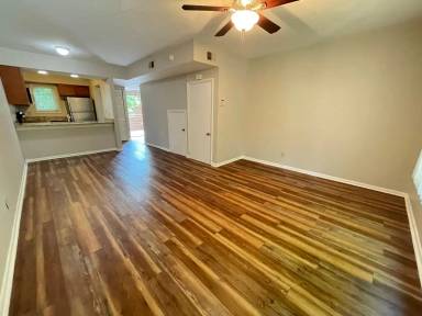 Main picture of Chancellor's Square Condos