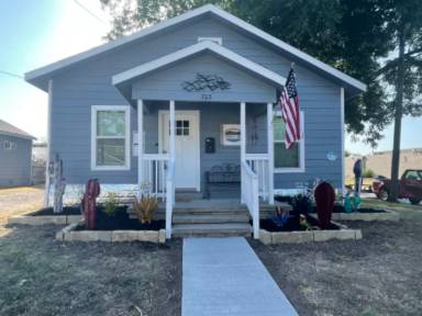 Main picture of 702 N Tennessee St