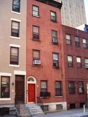 Main picture of 320 S 15th St