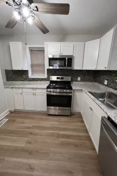 Main picture of 3307 Monroe St