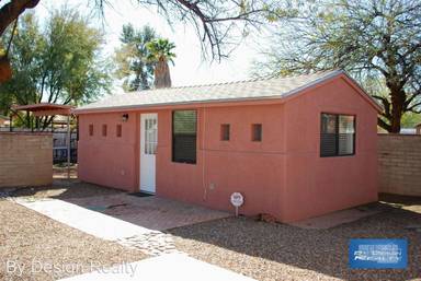 Main picture of 2710 E La Cienega Dr