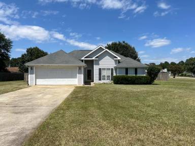Main picture of 120 E Pointe Cir