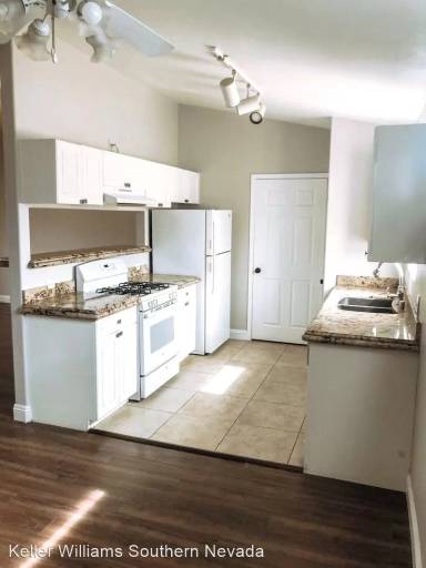 Main picture of 1401 N Michael Way