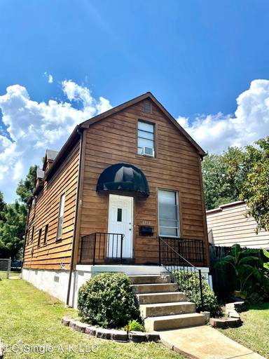 Main picture of 4754 Goethe Ave