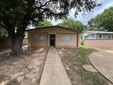Main picture of 115 W Culver St