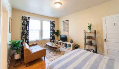 Main picture of 403 Roy St