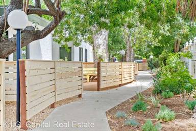 Main picture of 15432 Gault St