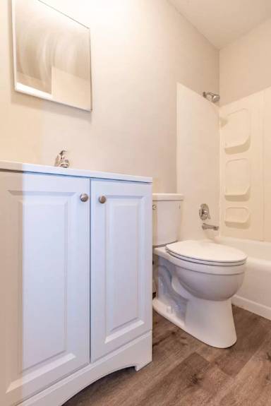 Main picture of 2428 Redbud Ln